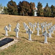 O fabuloasă arhivă: cimitirele din jurul României
