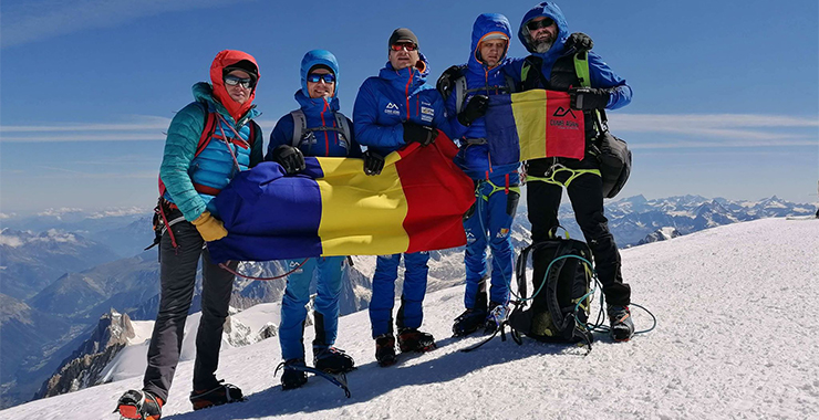 Alex Benchea și Răzvan Nedu, doi sportivi care văd împreună 1%, au cucerit vârful Mont Blanc 4810 metri. O premieră pentru România